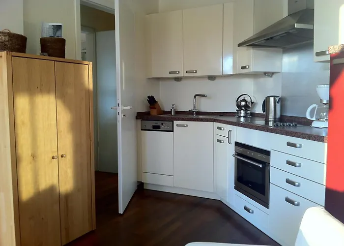 Apartamento Comforts Near Seaside Charm